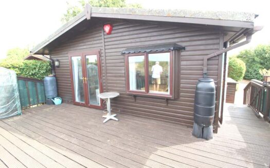 HOLIDAY HOME: HAVEN VILLAGE, PROMENADE WAY, BRIGHTLINGSEA, ESSEX