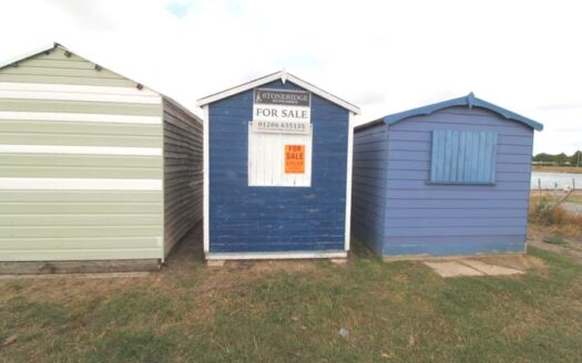 BEACH HUT: LAKESIDE, BRIGHTLINGSEA, ESSEX
